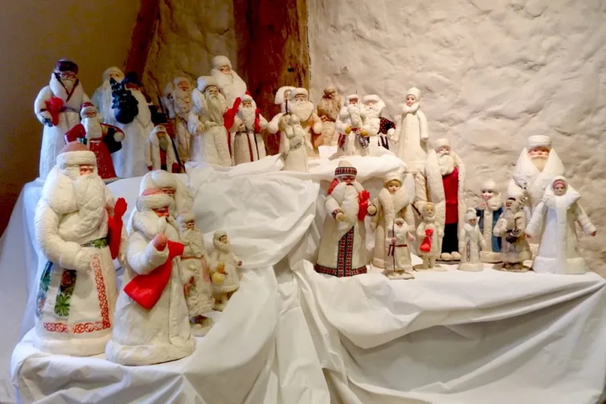 Renginio nuotrauka, Patyriminė kelionė: Bistrampolio dvaras – Eglutės žaisliukų muziejus – Porceliano ekspozicija