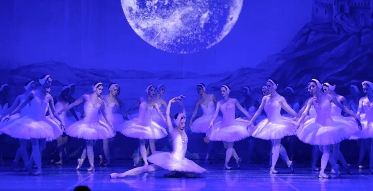Į Klaipėdą atvyksta pasaulinės klasikos perlas – baletas „Gulbių ežeras“