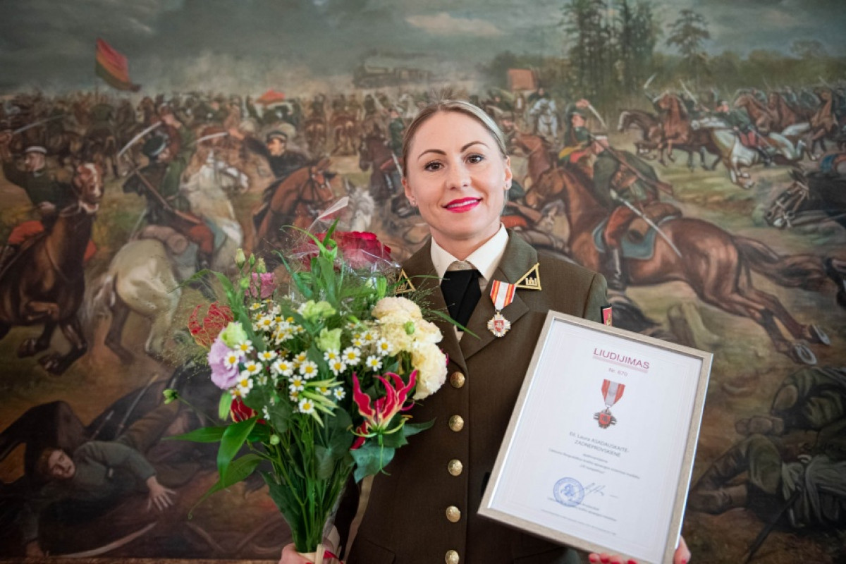 Olimpinė vicečempionė eil. L. Asadauskaitė-Zadneprovskienė apdovanota Krašto apsaugos sistemos medaliu