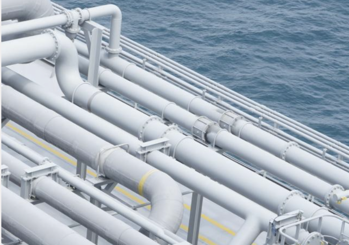 „Klaipėdos nafta“ ieško, kas prižiūrės SGD laivą-saugyklą