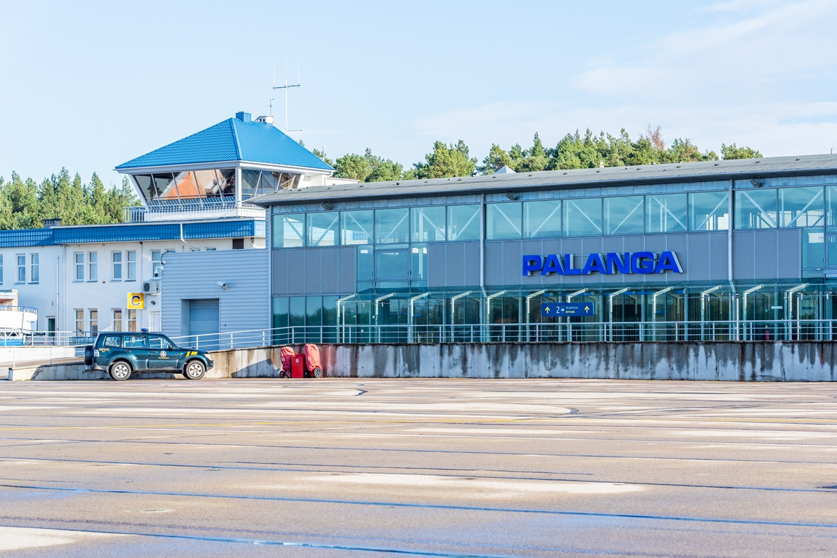 Rekordinė liepa Lietuvos oro uostuose: keleivių srautas augo beveik dvigubai