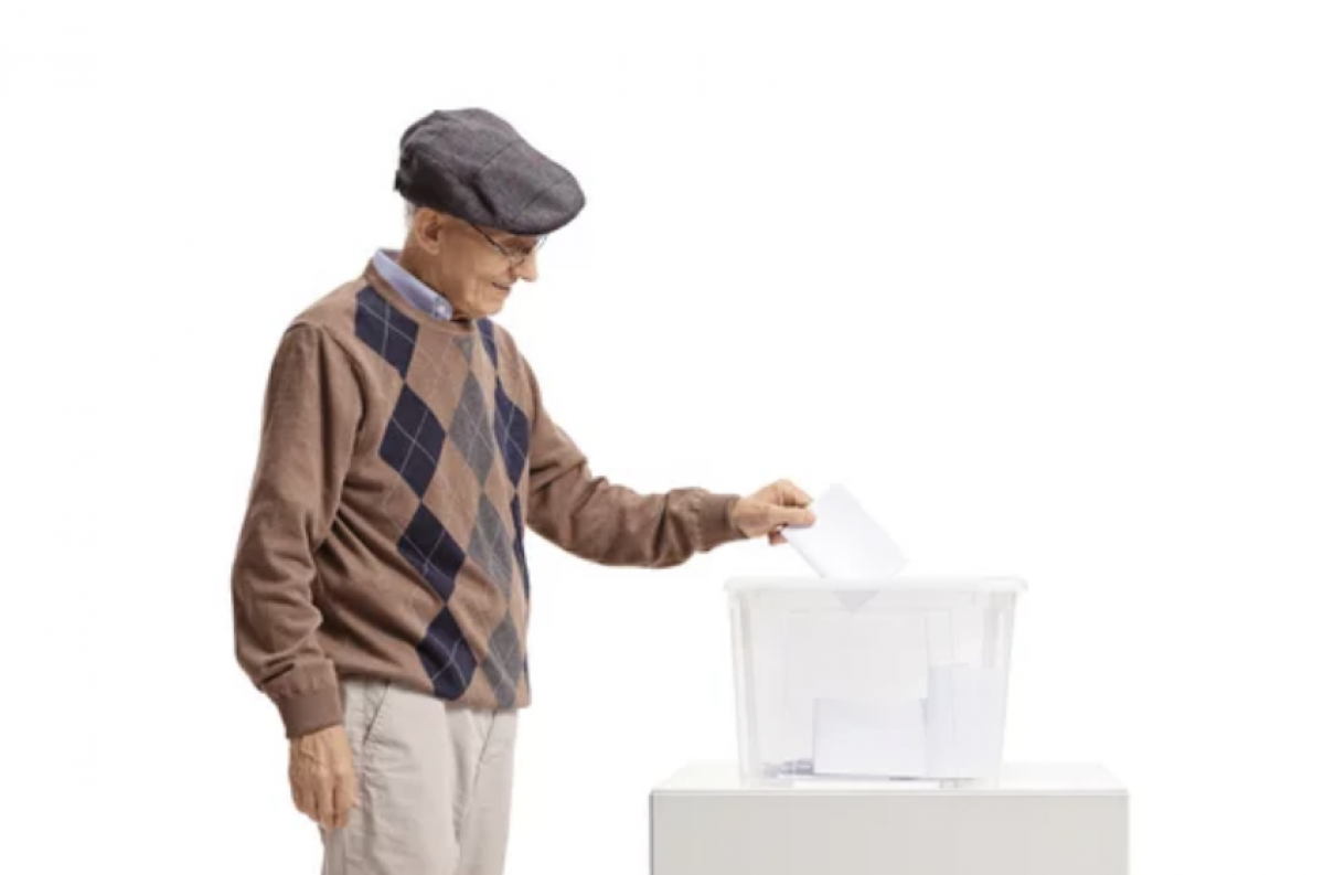 VRK: savivaldybių tarybų ir merų rinkimų I ture aktyviausiai balsavo 65-74 metų amžiaus rinkėjai