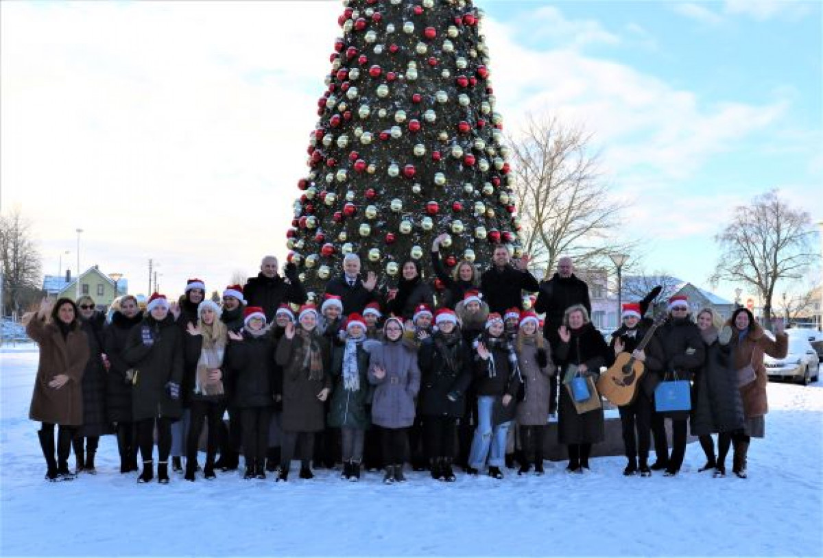 Klaipėdos raj. savivaldybės aikštėje nuskambėjo Kalėdų giesmės