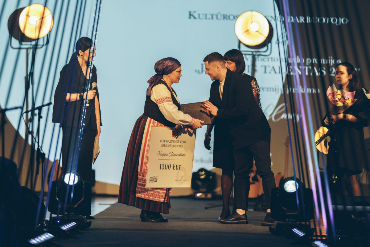 Klaipėdos raj. savivaldybė įteikė Metų kultūros ir meno darbuotojo premiją