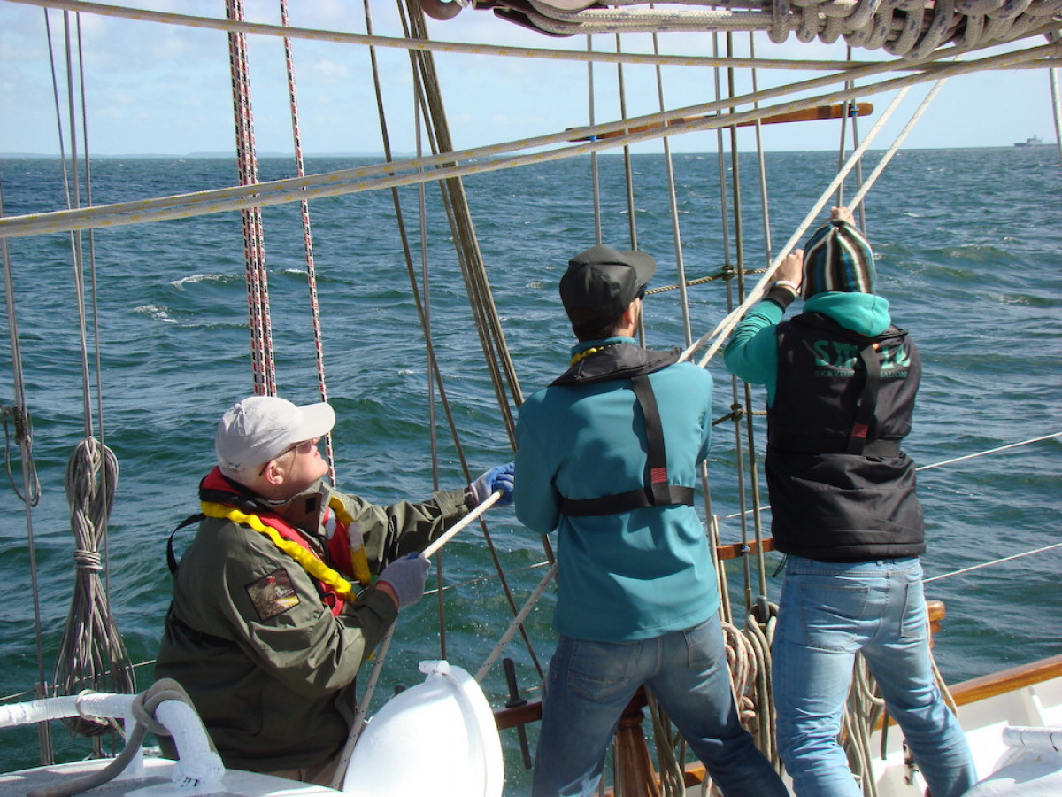 Beveik pusšimtis jaunuolių praktikantų leisis į atvirą jūrą kartu su „The Tall Ships Races“ burlaiviais