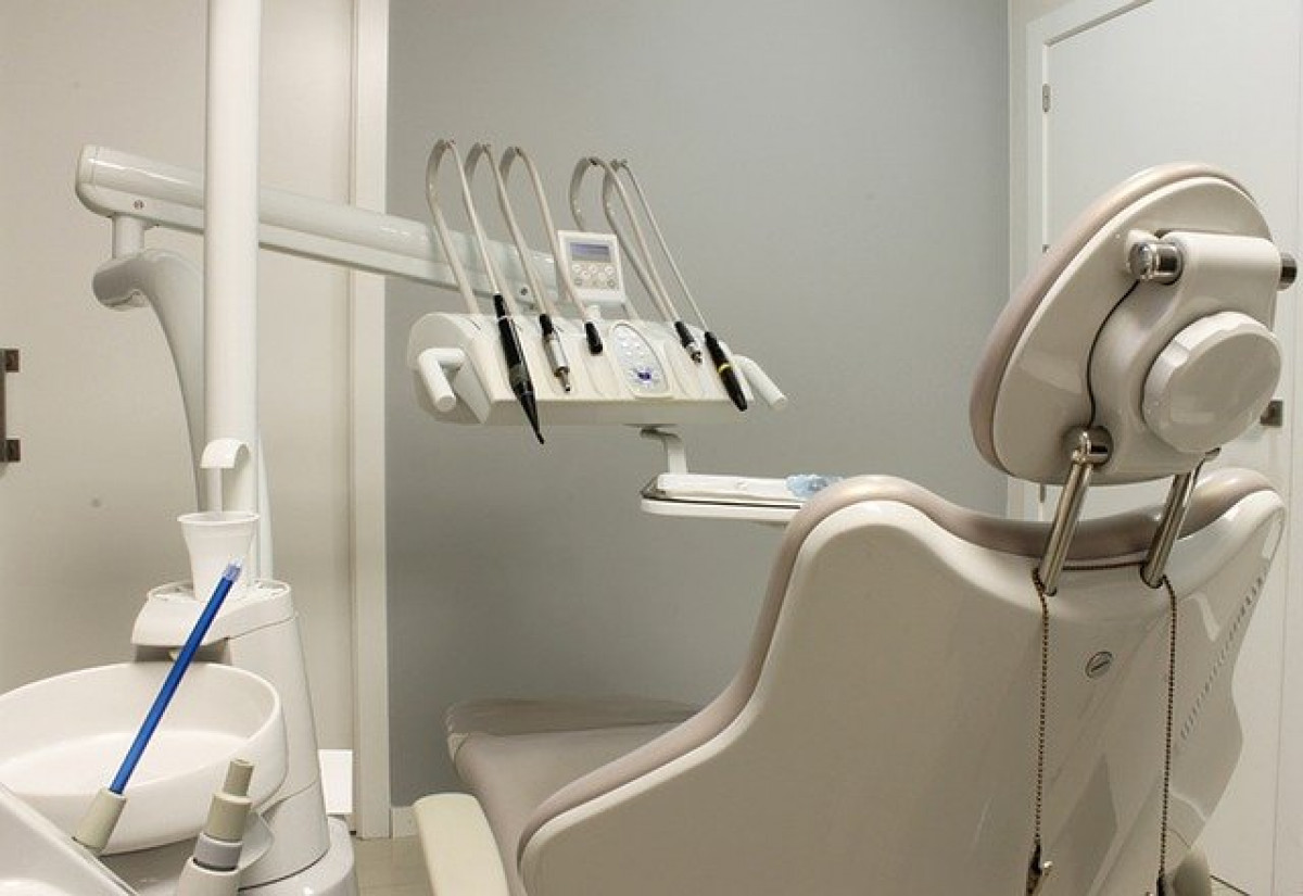 Pacientų ilgai laukta žinia: nebelieka dantų protezavimo eilių