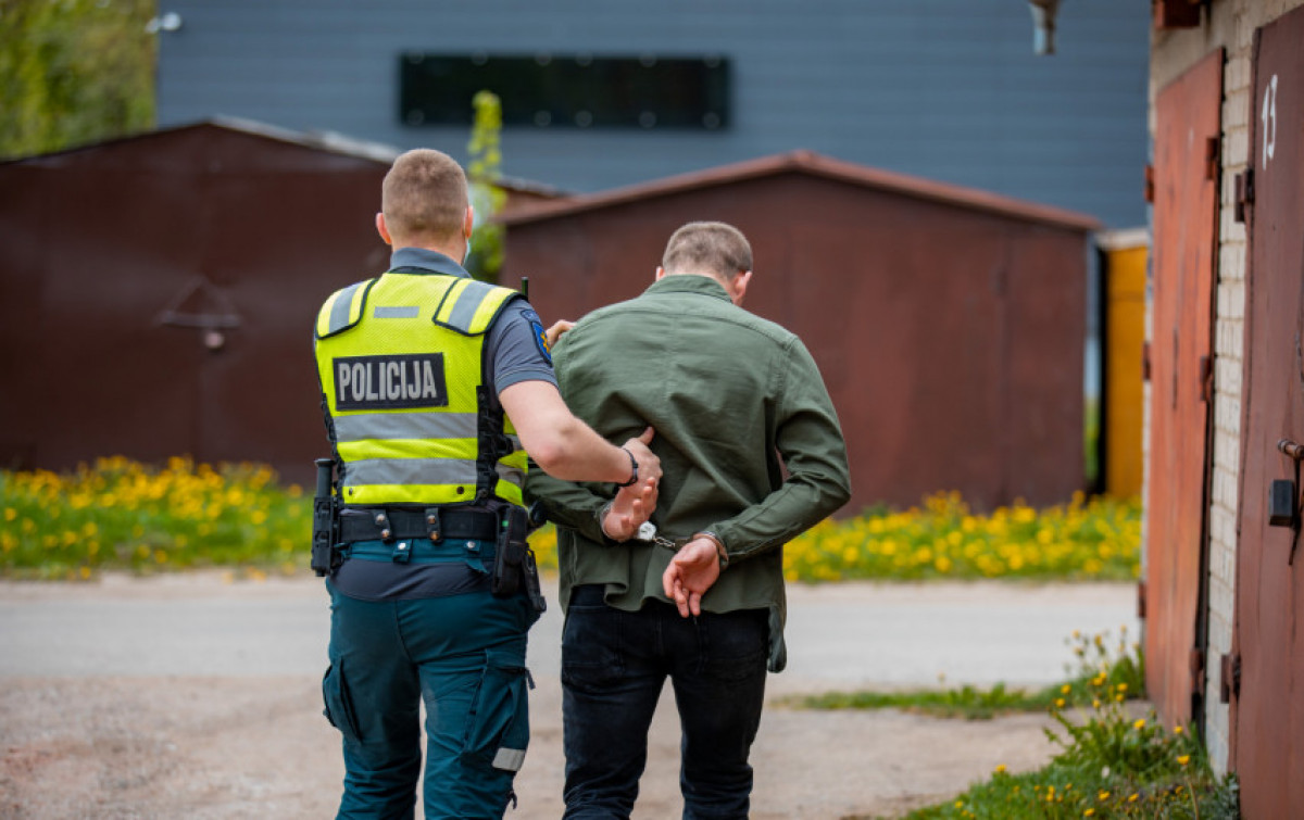 Klaipėdos policininkai sulaikė tris plėšimus atlikusį vyrą