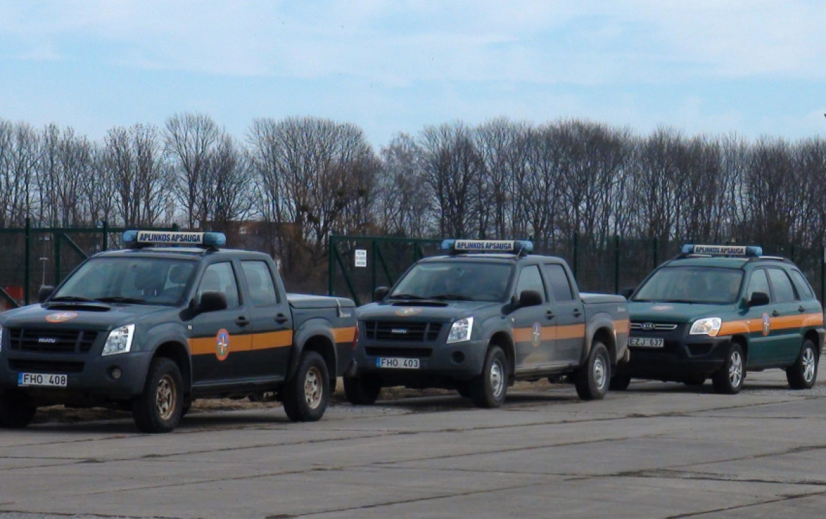 Aplinkos ministerija Ukrainos civilinėms tarnyboms siunčia 58 džipus, 115 valčių ir kitą reikalingą pagalbą