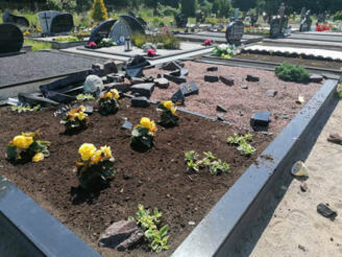 Švėkšnos kapinėse siautėję vandalai sės į teisiamųjų suolą