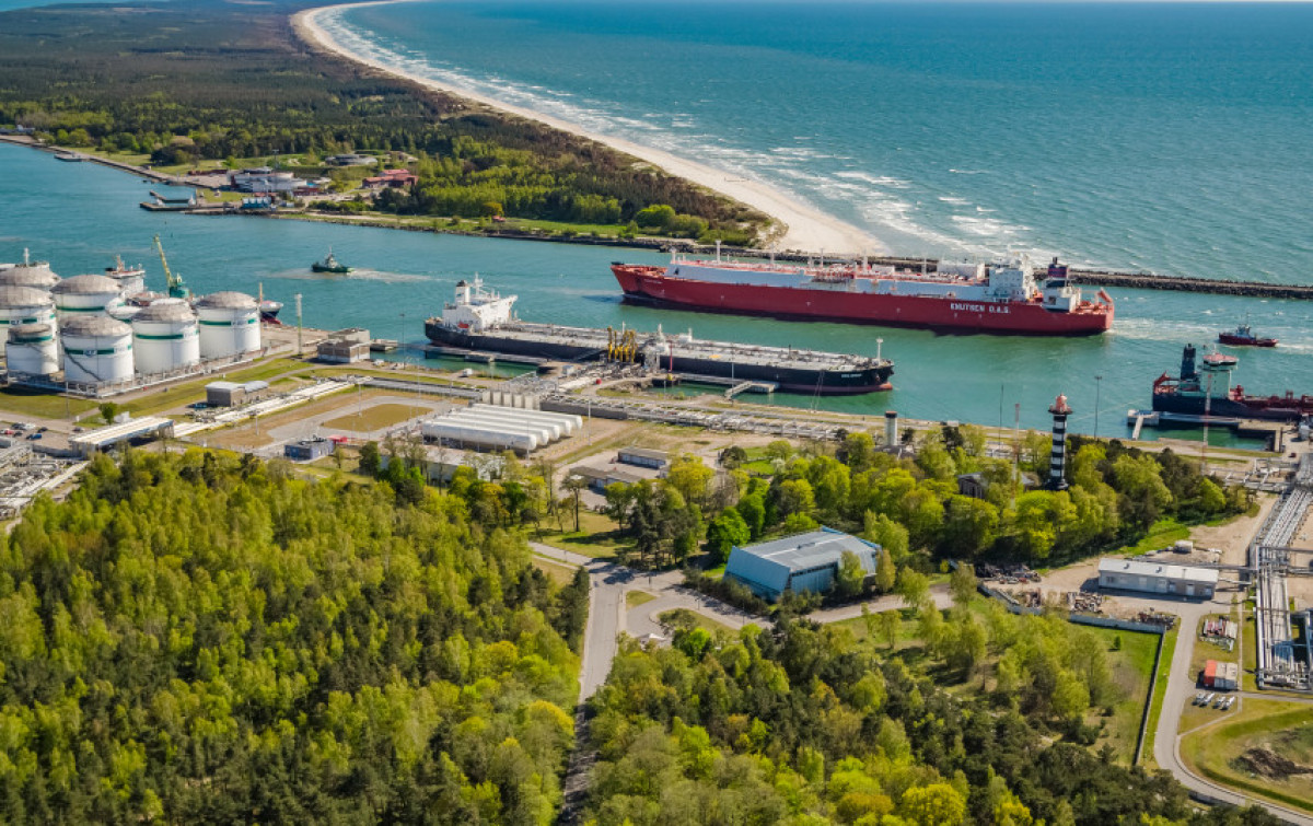 „Klaipėdos nafta" stabdo „Novatek“ krovinių priėmimą SGD terminale