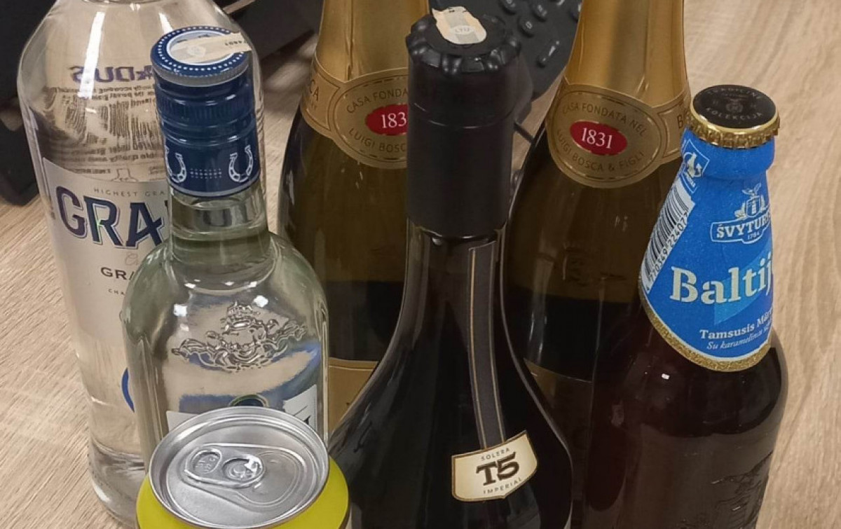 Plungės r. pareigūnai nustatė 6 prekybos alkoholiu pažeidimus