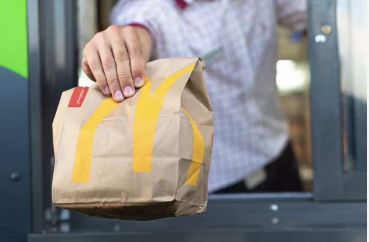 „McDonald's" nemokamai dalins „Big Mac"