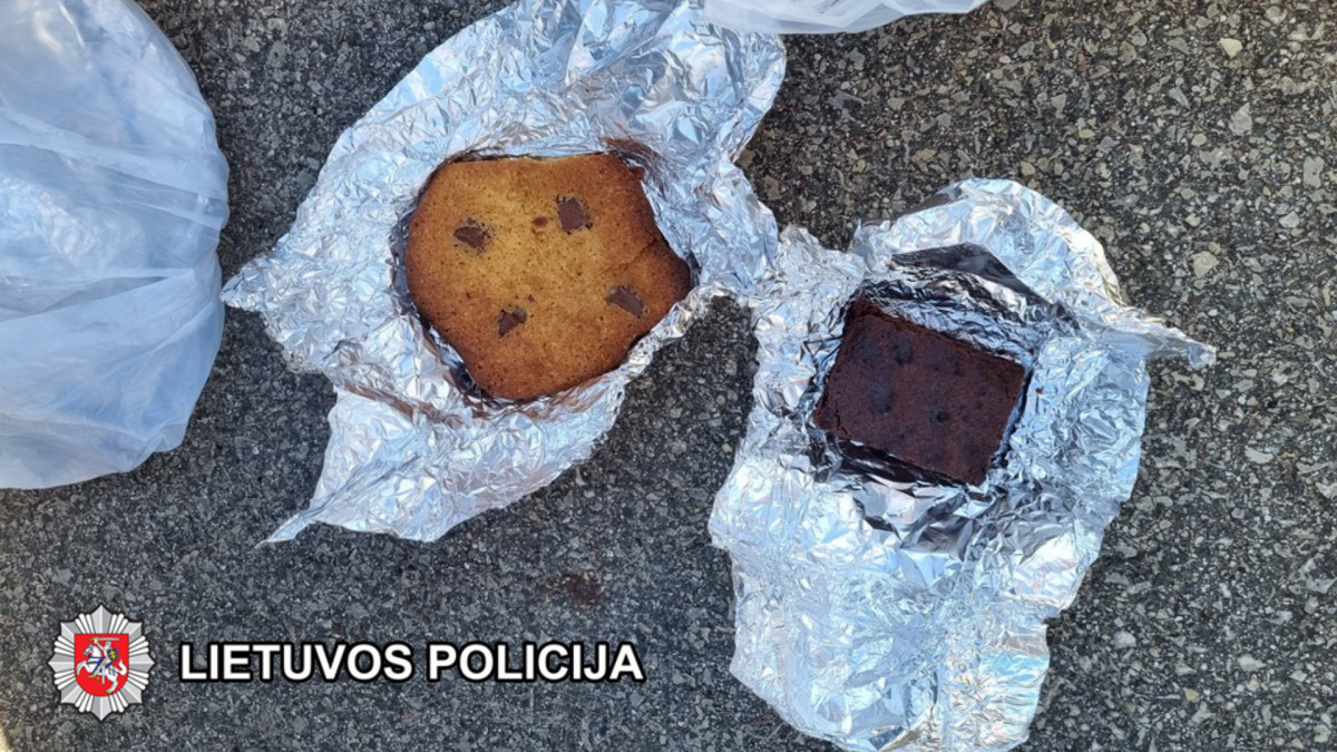Klaipėdos rajone jaunuolis įtariamas sausainius ir keksiukus „pagardinęs“ psichotropine medžiaga