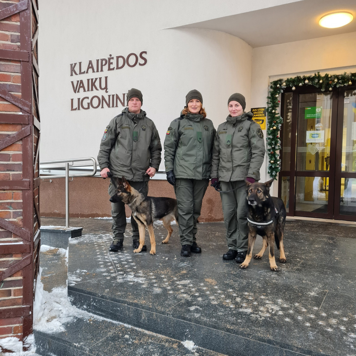Sergančius Klaipėdos vaikų ligoninės vaikus aplankė ypatingi svečiai