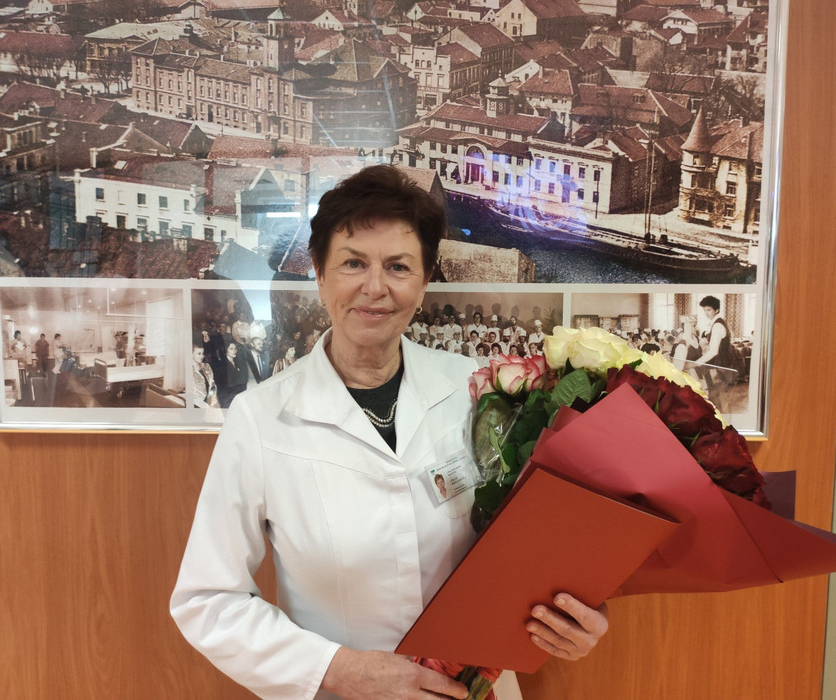 Respublikinės Klaipėdos ligoninės Ausų, nosies, gerklės (LOR) ligų skyriaus vedėja apdovanota aukso suvenyriniu medaliu