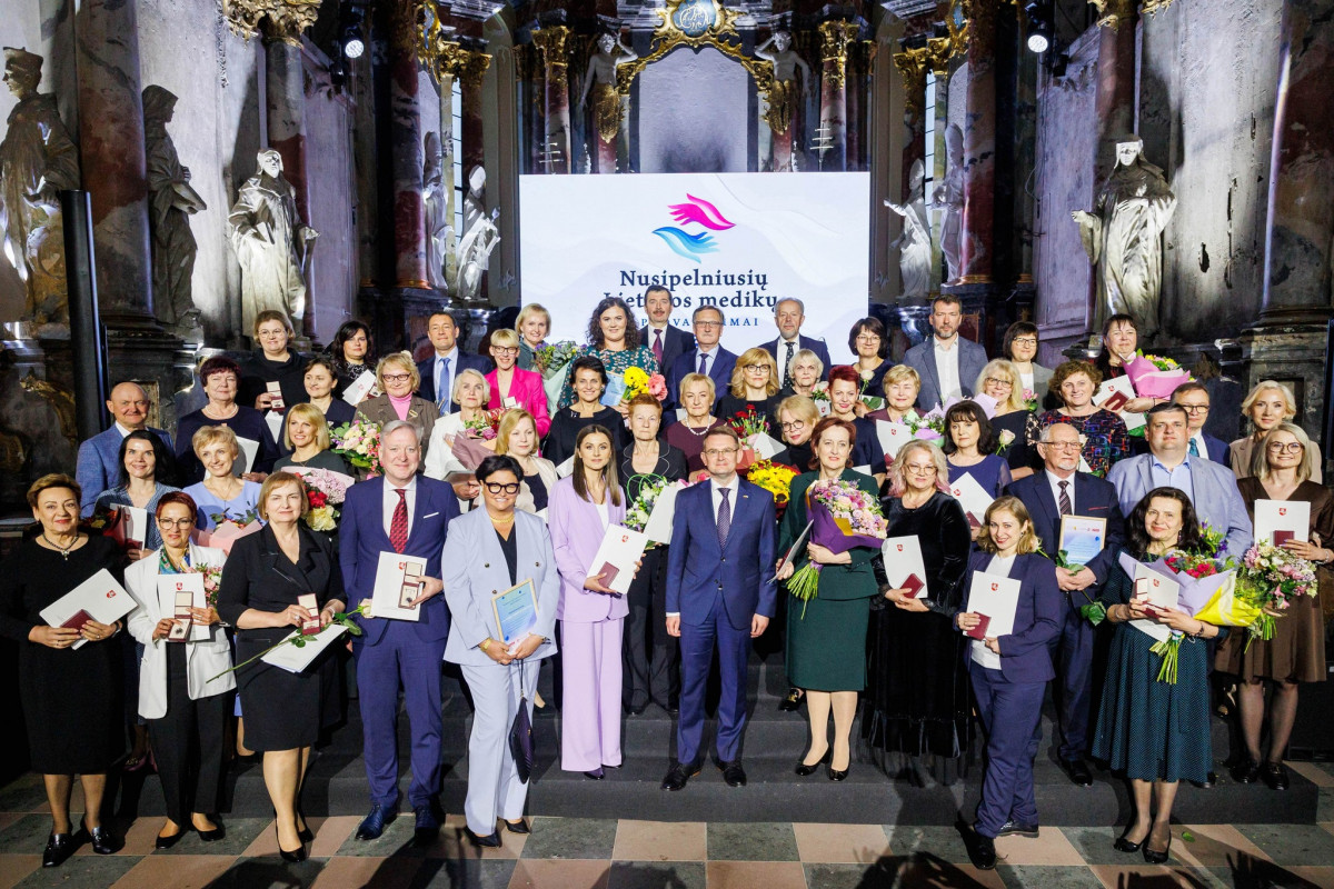 Sveikatos apsaugos ministerija garbės ženklais apdovanojo Klaipėdos universiteto ligoninės darbuotojas