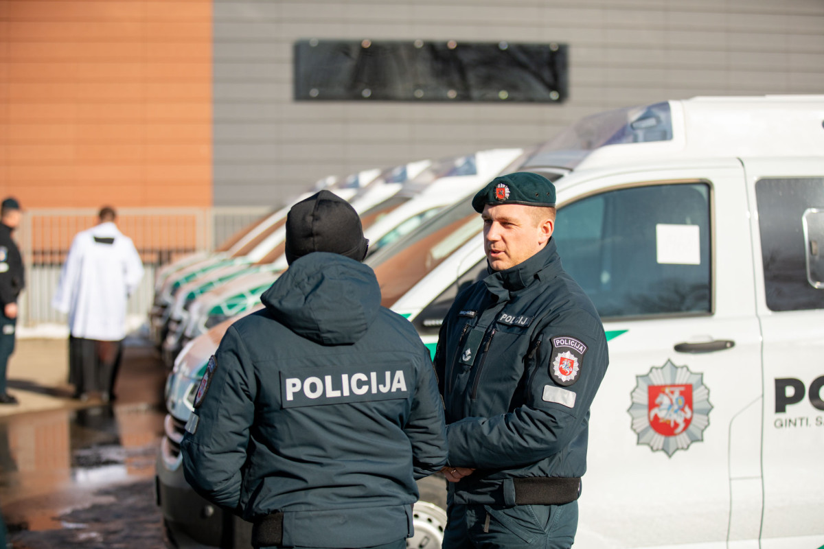 policija
