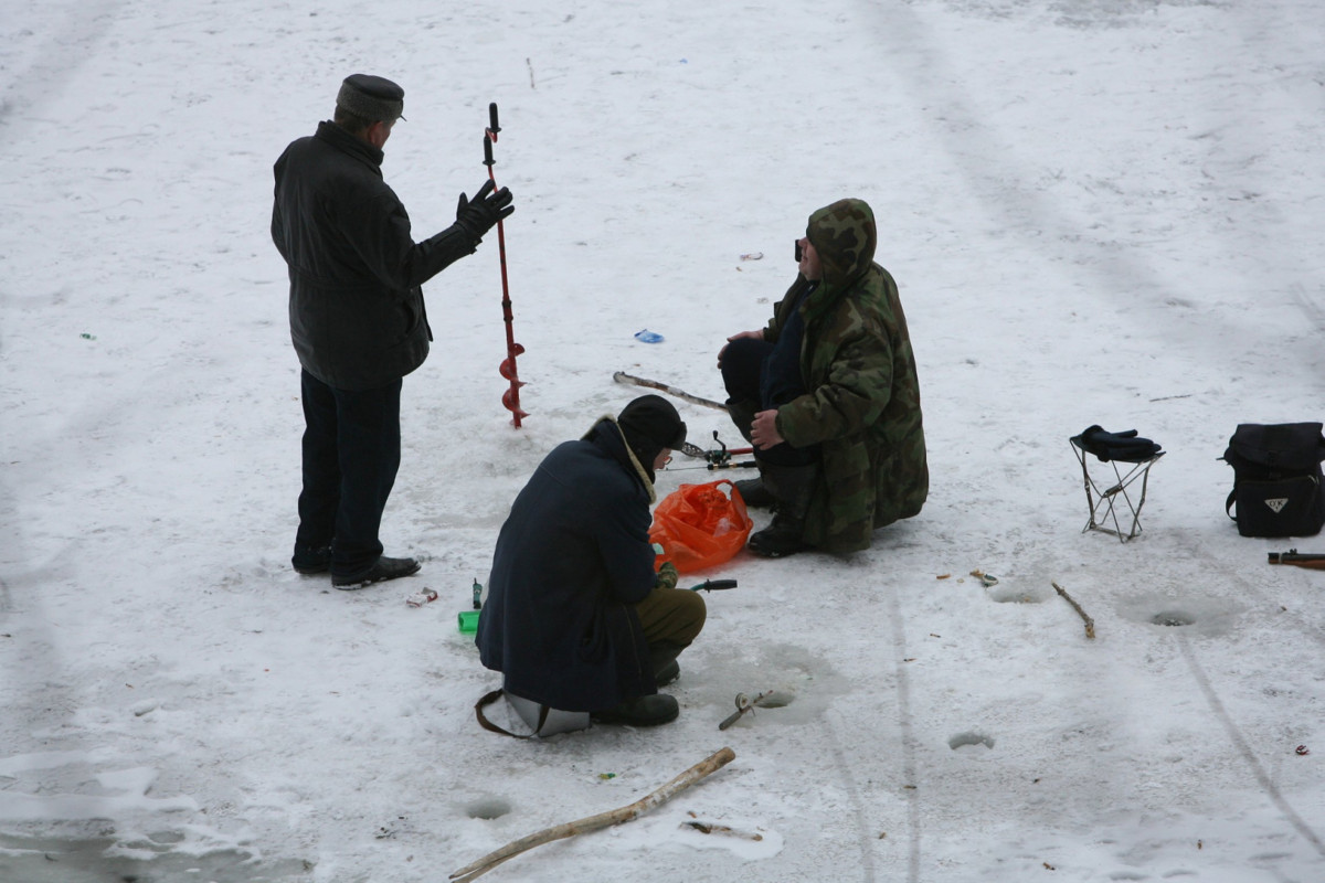 Žvejojantiems ant ledo būtina turėti smaigus – jie gali išgelbėti gyvybę