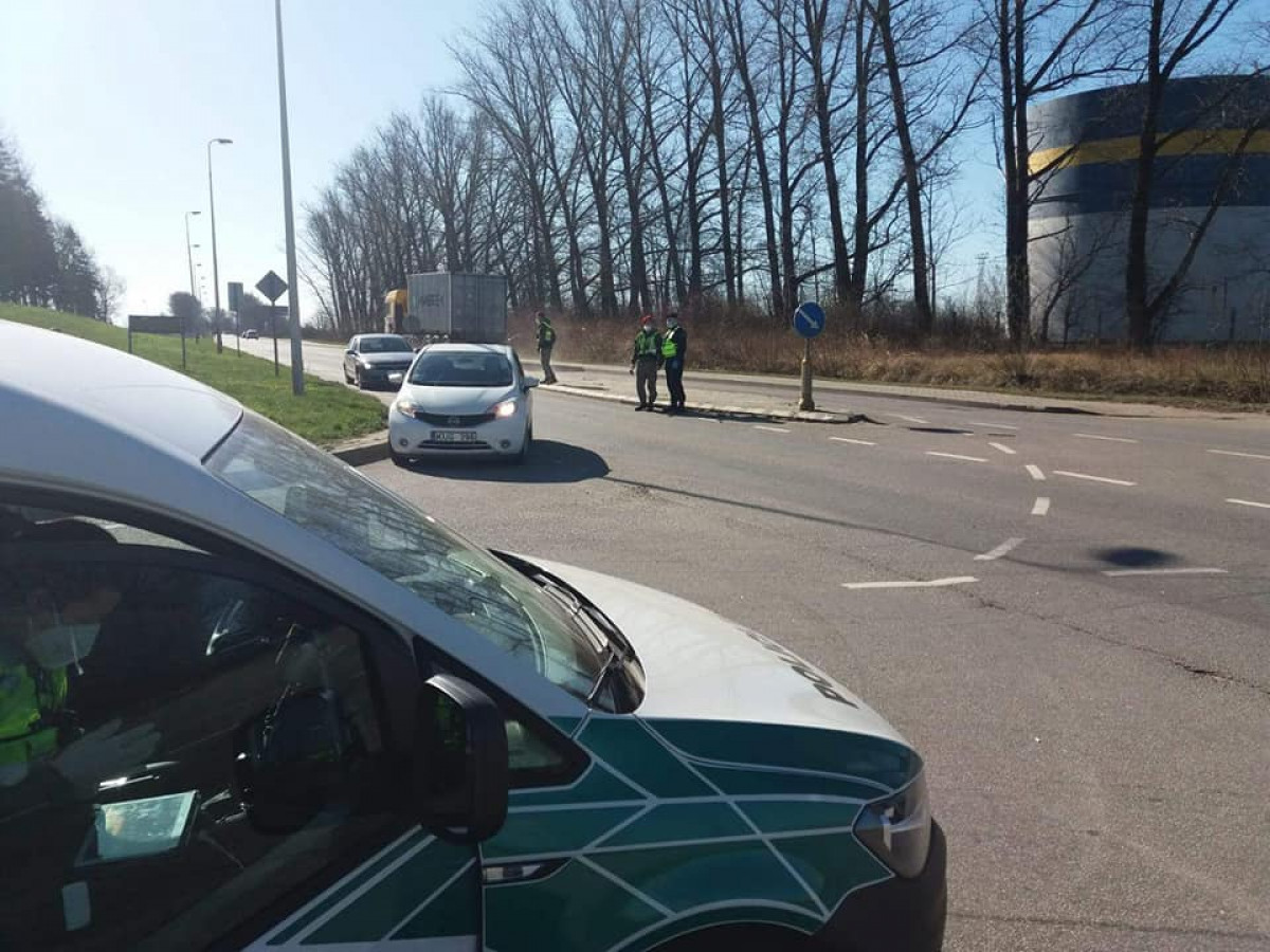 Klaipėdos apskrities policininkai neįleido 300 be priežasties važiavusių vairuotojų