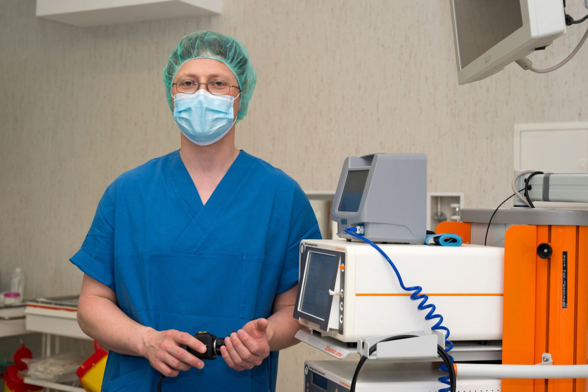 Chirurgas iš Jungtinės Karalystės grįžta į Klaipėdos universitetinę ligoninę