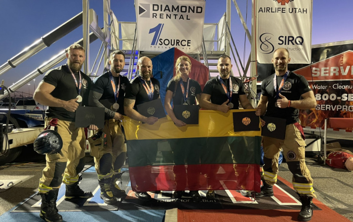 Lietuvos stipriausiųjų ugniagesių gelbėtojų rinktinė iš JAV grįžta iškovoję sidabro medalius