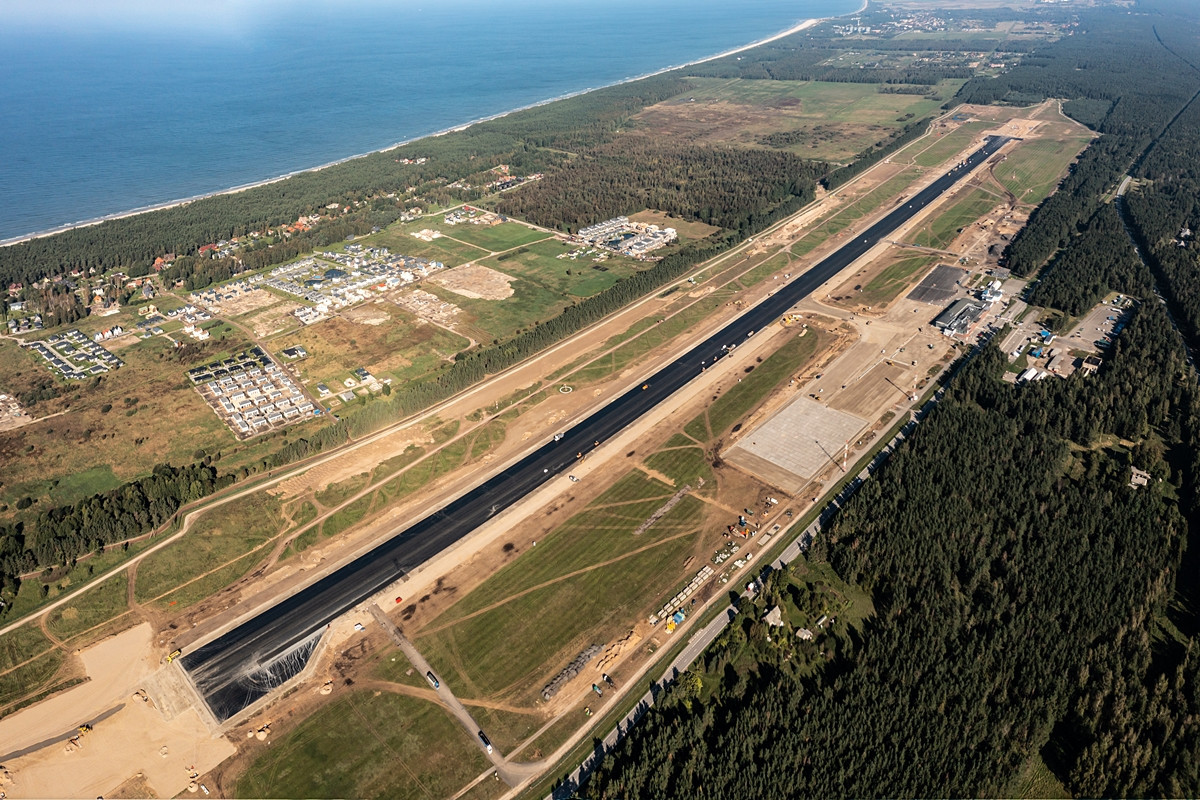 Lietuvos oro uostai: rugsėjį bendri aviacijos srautai toliau augo, dviženklis augimas fiksuotas užsakomųjų skryčių keleivių rodikliuose