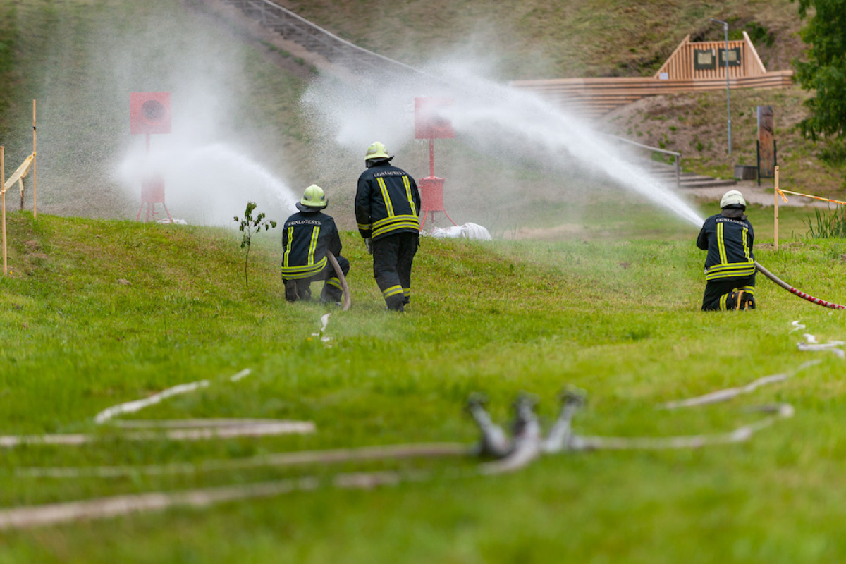 Ugniagesiai-gelbėtojai kviečia į parodomąsias pratybas Veiviržėnuose