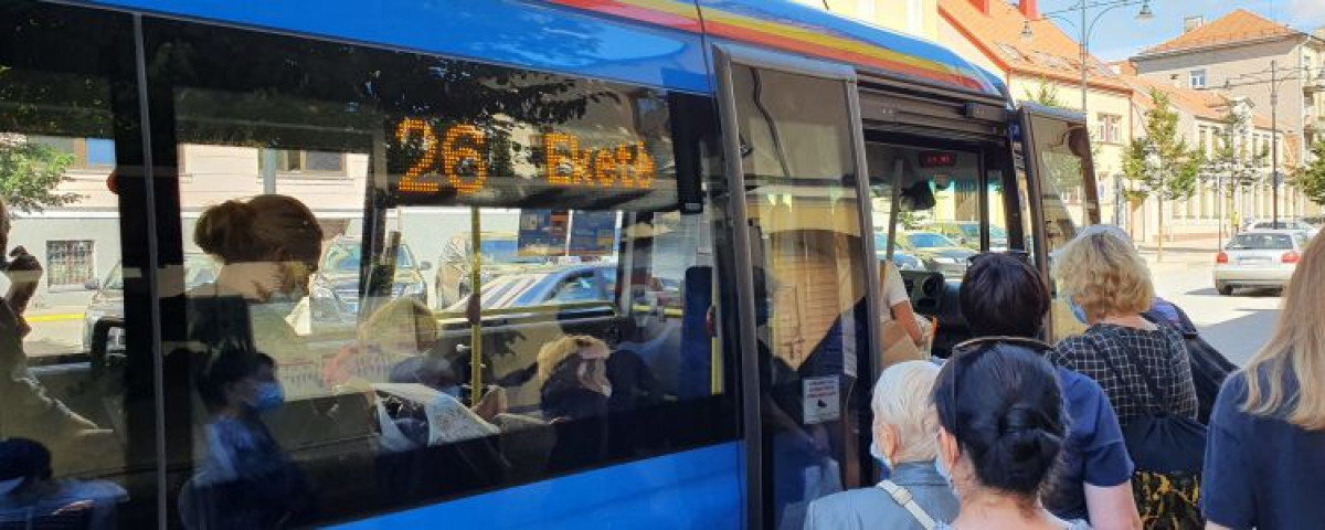 Priemiestyje gyvenantiems moksleiviams taikys tokias pačias autobusų bilietų lengvatas kaip ir miesto vaikams