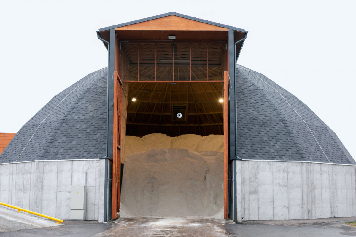 Kelininkai jau ruošiasi žiemai – įsigijo 8000 tonų druskos