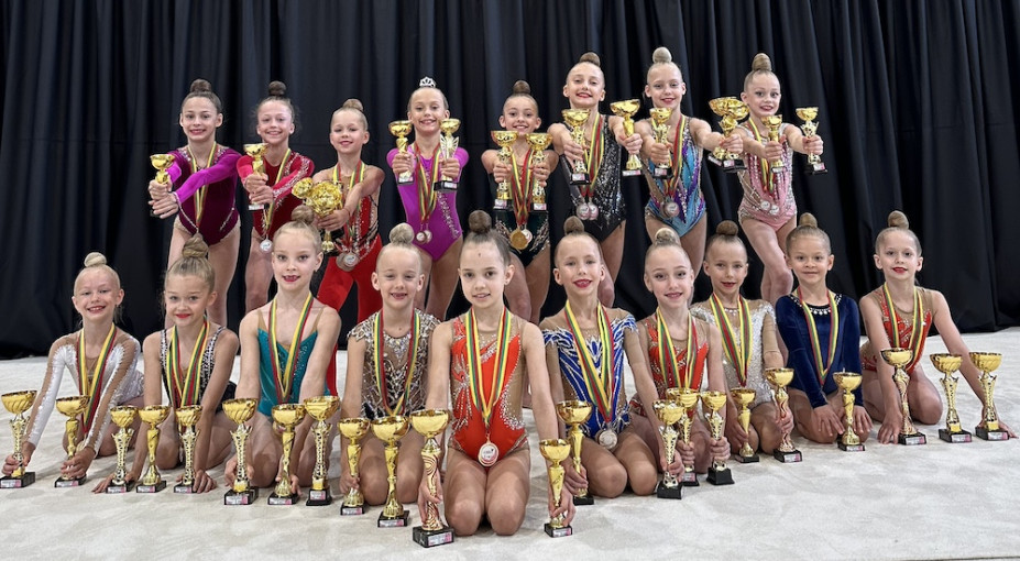 Lietuvos čempionate sužibėjo jauniausios „Viesulo“ gimnastės
