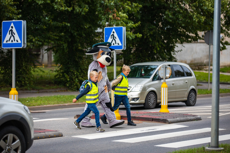 Klaipėdos pareigūnai ragina pasitikti mokslo metus atsakingai: saugumas keliuose – kiekvieno pareiga