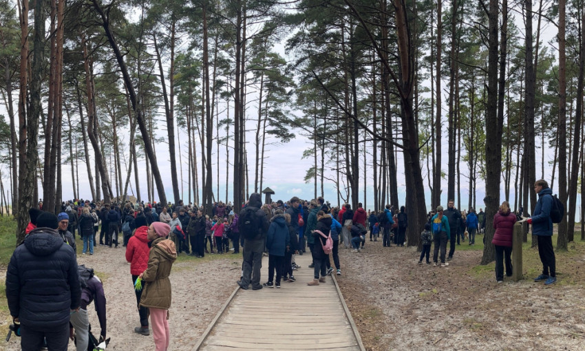 700 savanorių pradėtą darbą Olando Kepurėje tęs nauja talkininkų banga