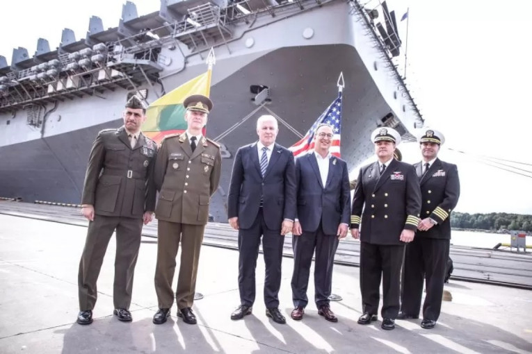 Didžiausias Lietuvoje apsilankęs karinis laivas – tvirto JAV ir NATO įsipareigojimo įrodymas