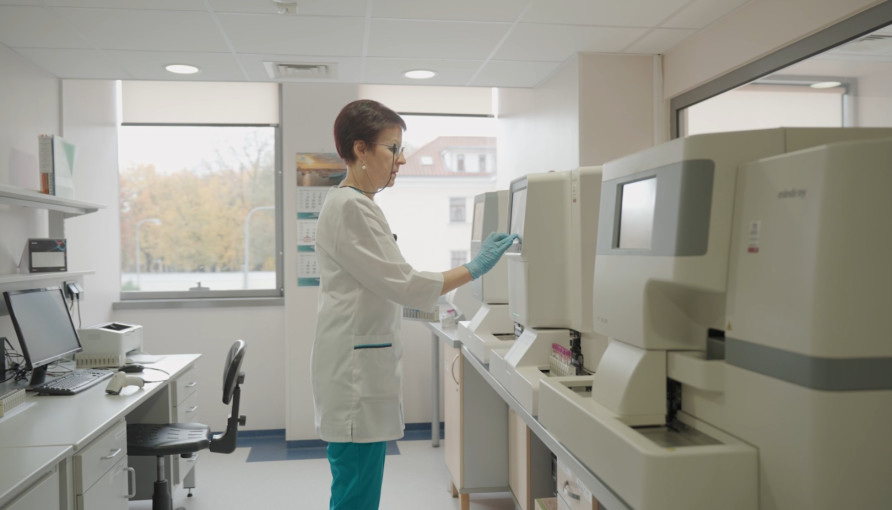 Didėjant antibiotikų atsparumui, nefrologė Rūta Dručkienė ragina atsakingai vertinti šlapimo takų infekcijų diagnostiką