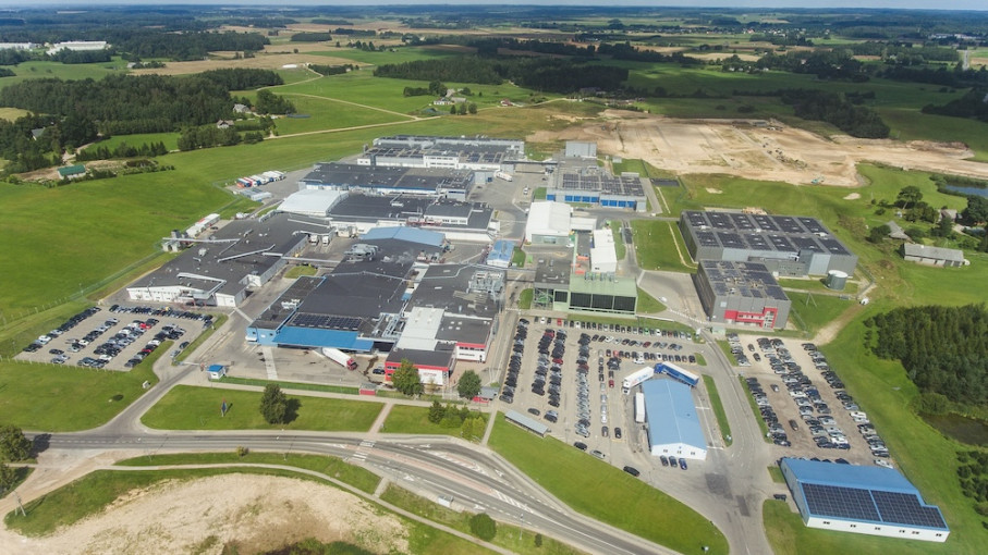 Plungėje pradėta naujos apie 100 mln. eurų vertės lašišos perdirbimo gamyklos statyba.