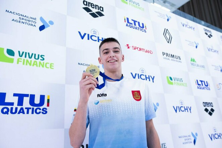 Septyniolikmečio klaipėdiečio pergalė sudrebino Lietuvos plaukimo čempionatą