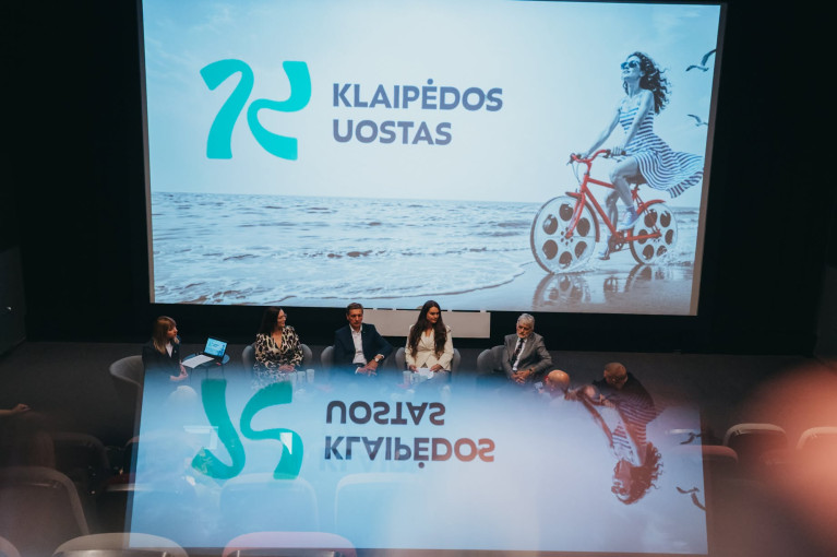 Klaipėdos uostas Jūros šventėje: globoja eiseną, dovanoja Emeli Sandé koncertą ir rengia jubiliejines drakonų valčių lenktynes