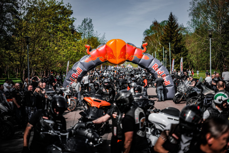 Klaipėdoje – įspūdingas motociklų sezono uždarymas: šimtai plieninių žirgų užlies miesto gatves