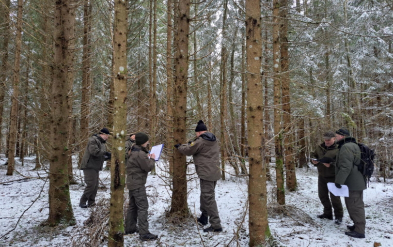 Klaipėdos miškų kontrolės pareigūnai gilino žinias praktiniuose medynų taksacijos mokymuose