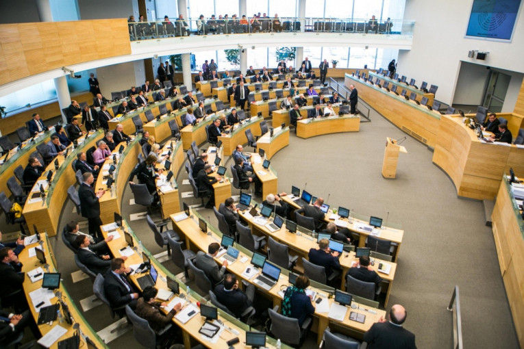 Iš spalio 26 d. Seimo posėdžio darbotvarkės išbrauktas NT mokesčio priėmimas