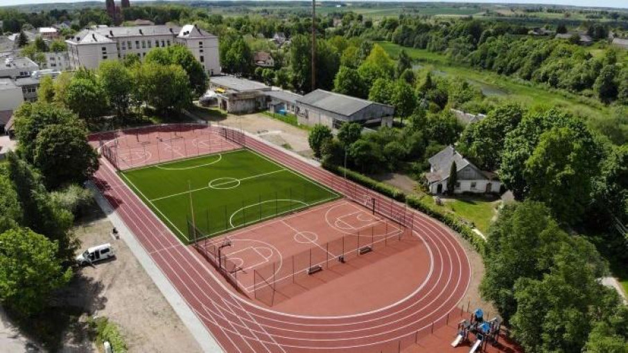 Sutvarkytas dar vienas Kretingos rajono stadionas