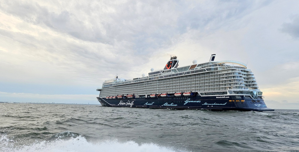 Į Klaipėdą atplaukė didžiausias šiemet uostamiestyje besilankantis kruizinis laivas „Mein Schiff 1“