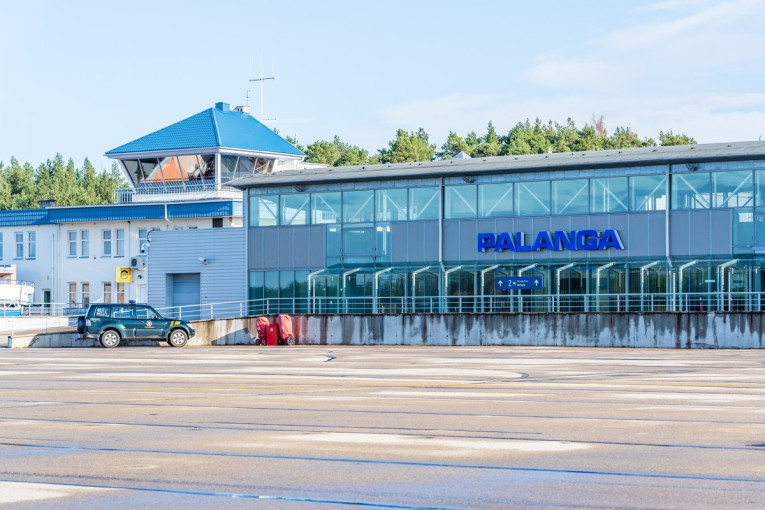 Už 13,6 mln. eurų rekonstruos Palangos oro uosto kilimo-tūpimo taką