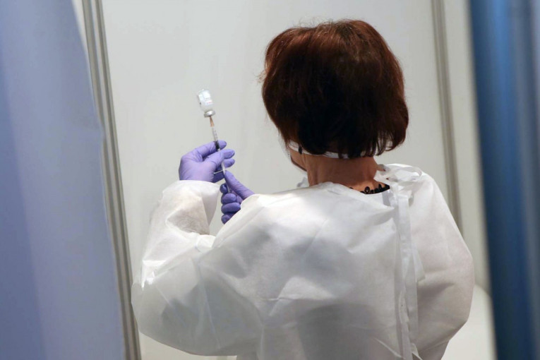 77-erių lietuvis mirė kelios minutės po skiepo nuo COVID-19: mirtis su vakcina nesiejama