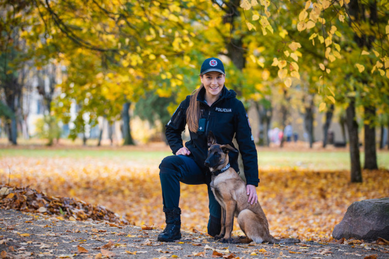 Pradėti tarnybą Klaipėdoje rengiasi keturkojė pareigūnė Fėja