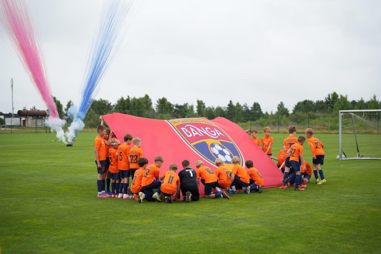 Prie Dovilų karjerų atidarytas vienintelis toks šalyje futbolo kompleksas
