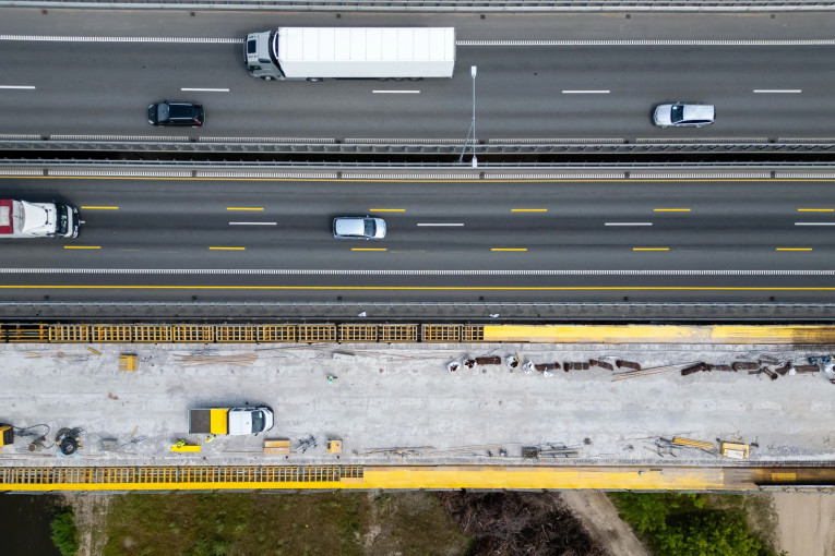 „Via Lietuva“ iki metų pabaigos sutvarkys apie 100 km magistralinių kelių, keliolika tiltų ir viadukų