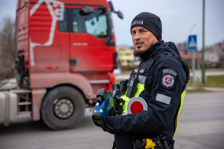 Per parą laiko vykusią kelių policijos priemonę „Greičio maratonas“ užfiksuota daaugiau nei 300 greičio viršijimo atvejų