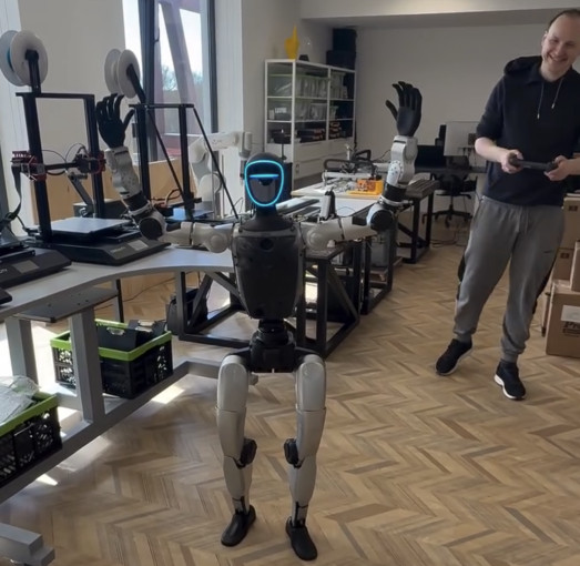 Klaipėdos rajono bibliotekoje skaitytojus pasitiks išmanusis robotas ALTAS