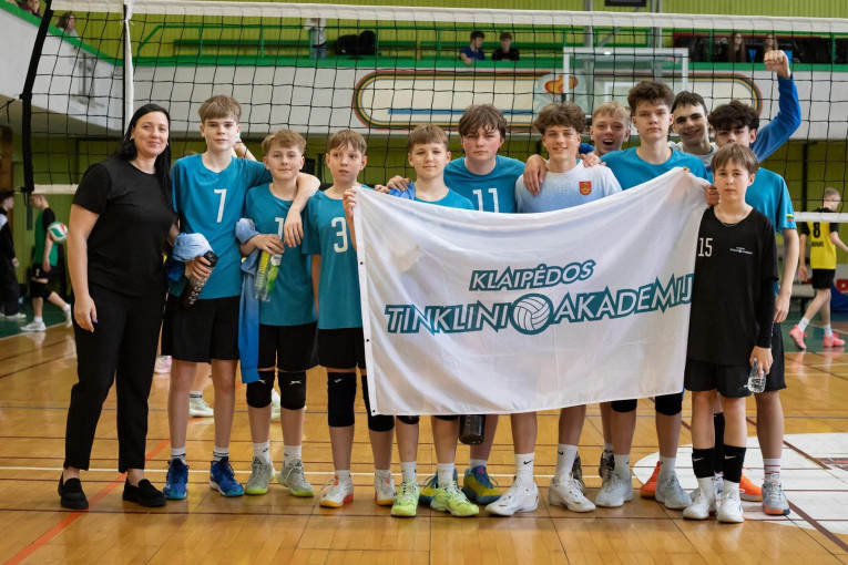 ​Klaipėdos tinklinio talentai skina pergales: U15 čempionate iškovota dramatiška bronza